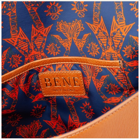 Bene Italian Leather Holmes Crossbody Bag - Picture 3 of 13